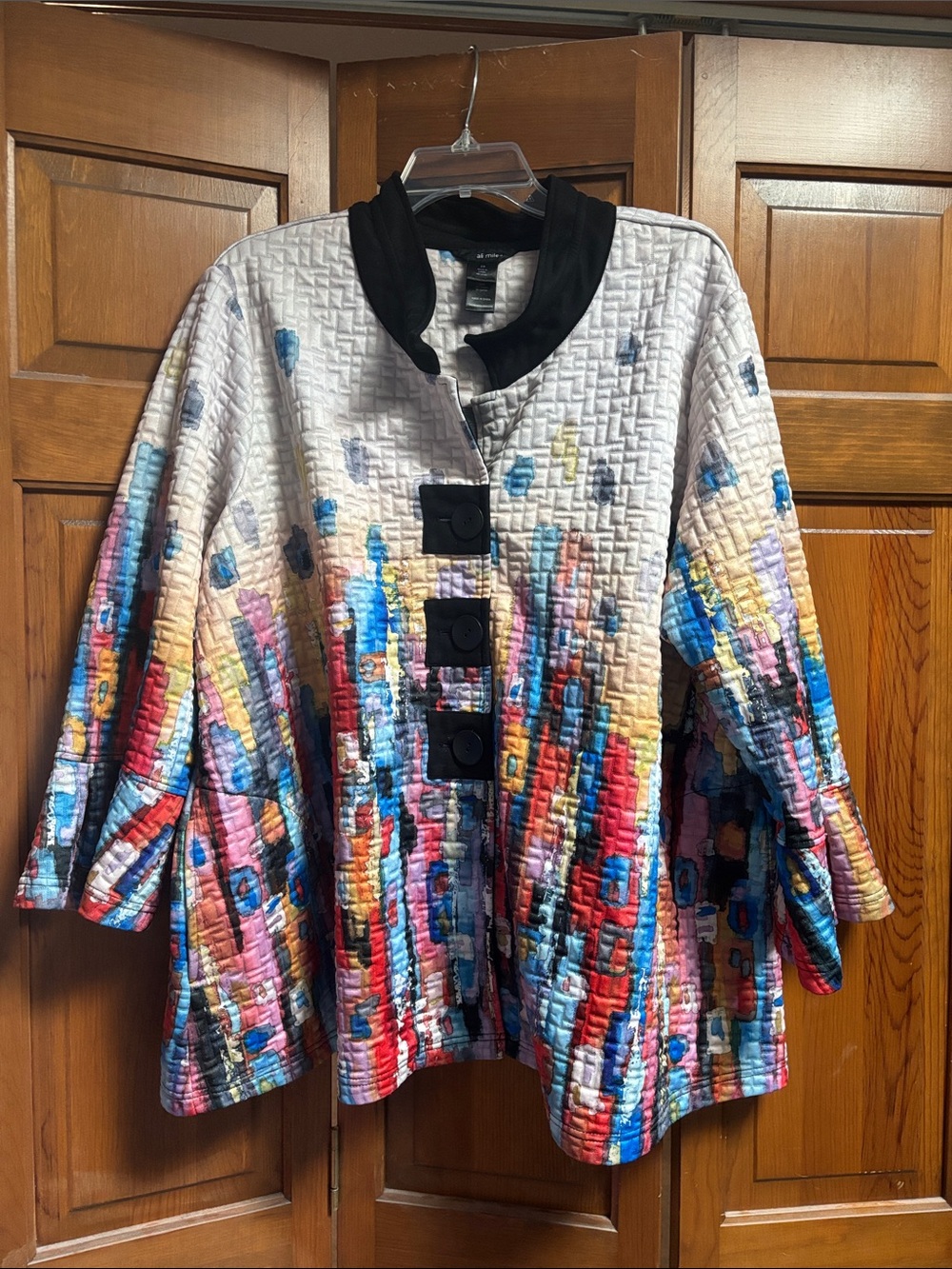 Ali Miles Quilted jacket with Black Collar